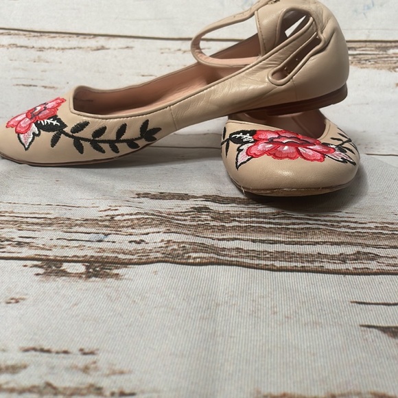 Kate Spade Warren Floral Embroidered Flats in Black Size: 6.5 - Picture 2 of 5